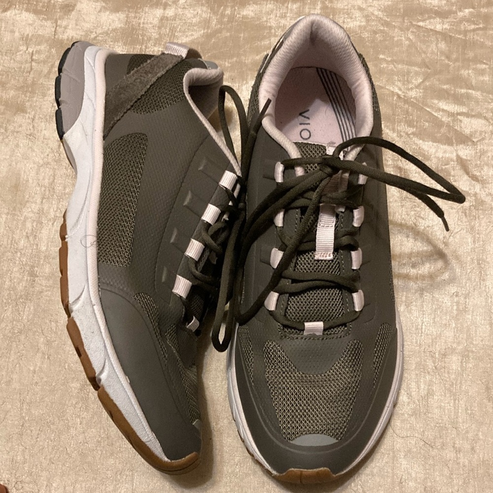 Vionic Edin Gray Walking Shoes Size 8
